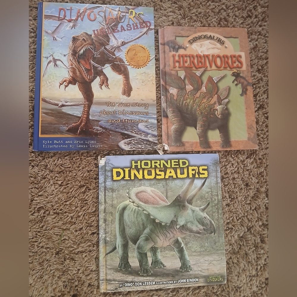 Dinosaurs Kids Learning Book Set - Brown and Green Covers